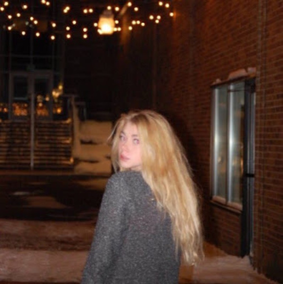 Meet your Posher, Bailee - Picture 1 of 1